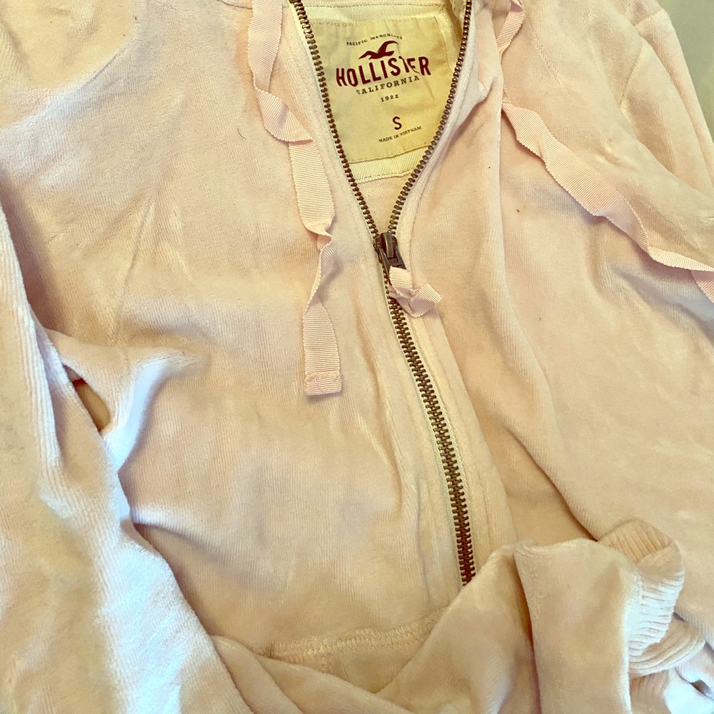 Baby pink hollister sweatshirt